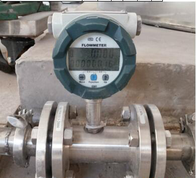 法蘭連接式液體渦輪流量計(jì)安裝使用圖
